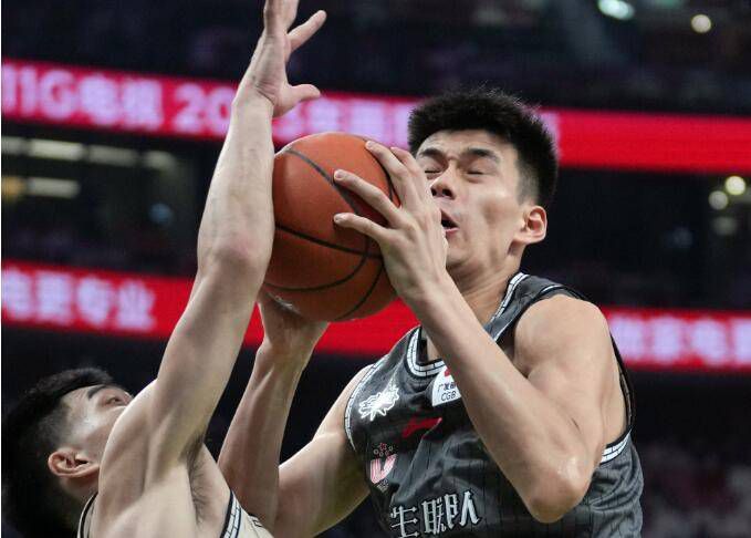俄罗斯厕所偷拍