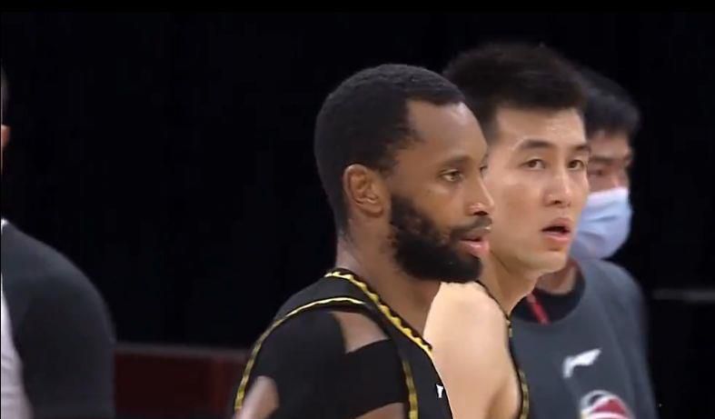 宝贝张开双腿进行粗暴的